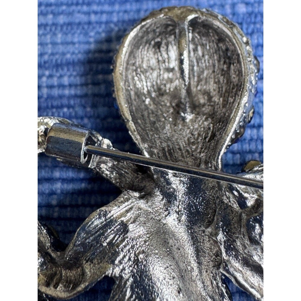 Vintage Octopus Eye catching Brooch In Dark Metal And Silver tone In Rhinestones - Picture 6 of 8